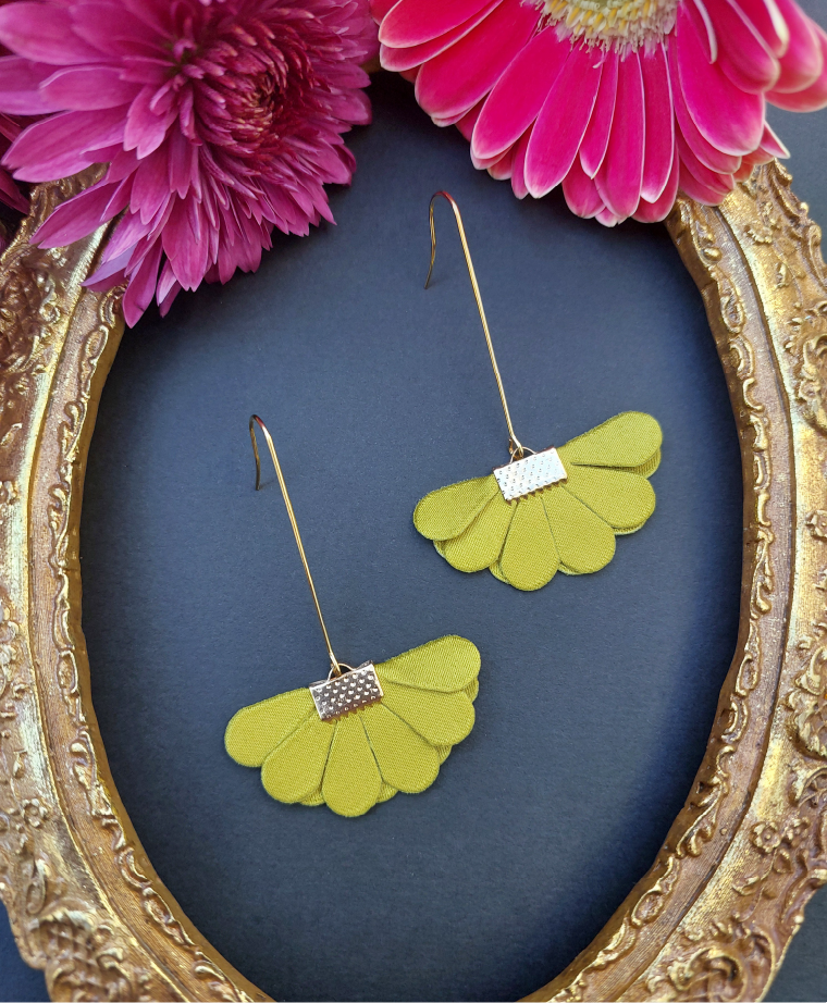 Daisy Petal Earrings - Olive Green