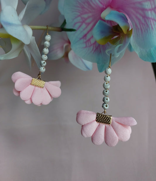 Daisy Petal Earrings - Pastel Pink